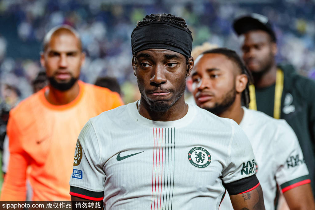 下车进厂！曝阿森纳已与马杜埃凯谈妥 将向切尔西提交报价